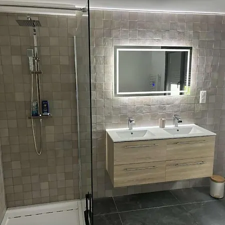 Jolie Avec Piscine Chauffee *